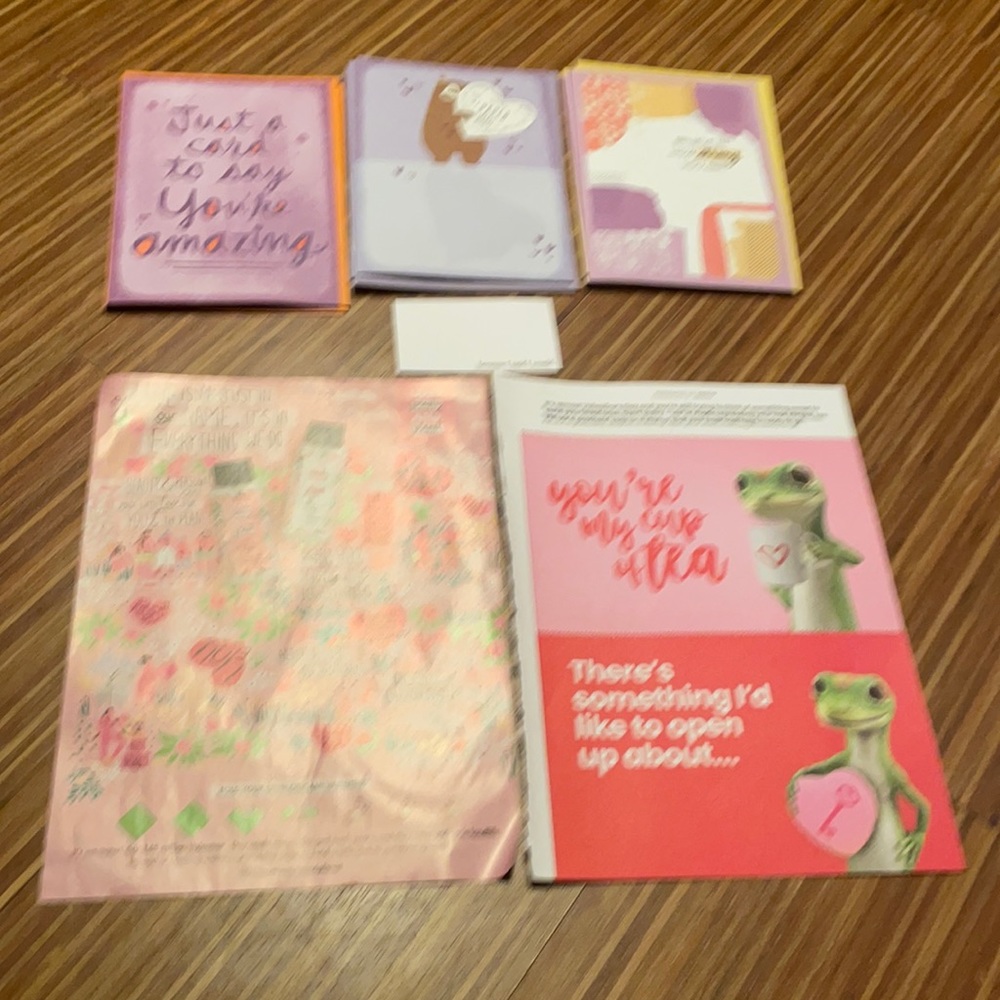 139 cards and postcards
